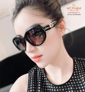 Kính râm Salvatore Ferragamo sunglasses SF727S