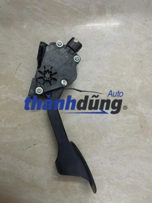 BÀN ĐẠP CHÂN GA TOYOTA HILUX 2015-2022 | 781100K050