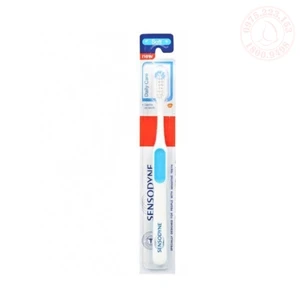 Bàn chải đánh răng Sensodyne Daily Protection Soft dành cho răng ê buốt