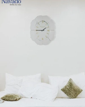 Đồng hồ treo tường Lotus