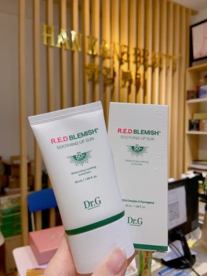 Kem chống nắng phổ rộng Dr.G R.E.D Blemish Soothing Up Sun SPF 50 PA 50ml