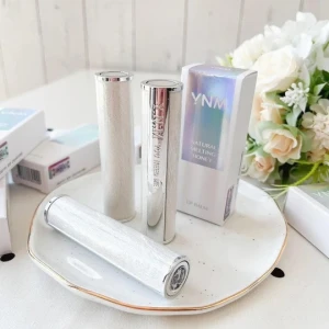 Son Dưỡng Môi Không Màu YNM Natural Melting Honey Lip Balm 3g