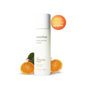 Nước hoa hồng dưỡng trắng da và se khít lỗ chân lông từ vỏ quýt Innisfree Whitening Pore Skin EX