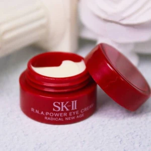 Kem mắt SK-II R.N.A Power Eye Cream Radical New Age Mini 2.5g